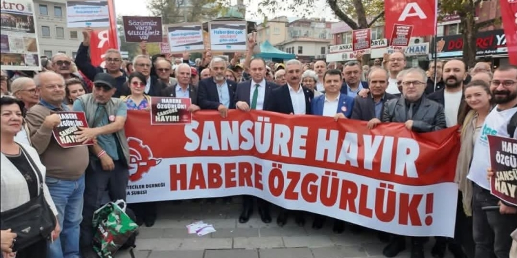 Bursa’da Basın Özgürlüğü İçin Dayanışma Eylemi
